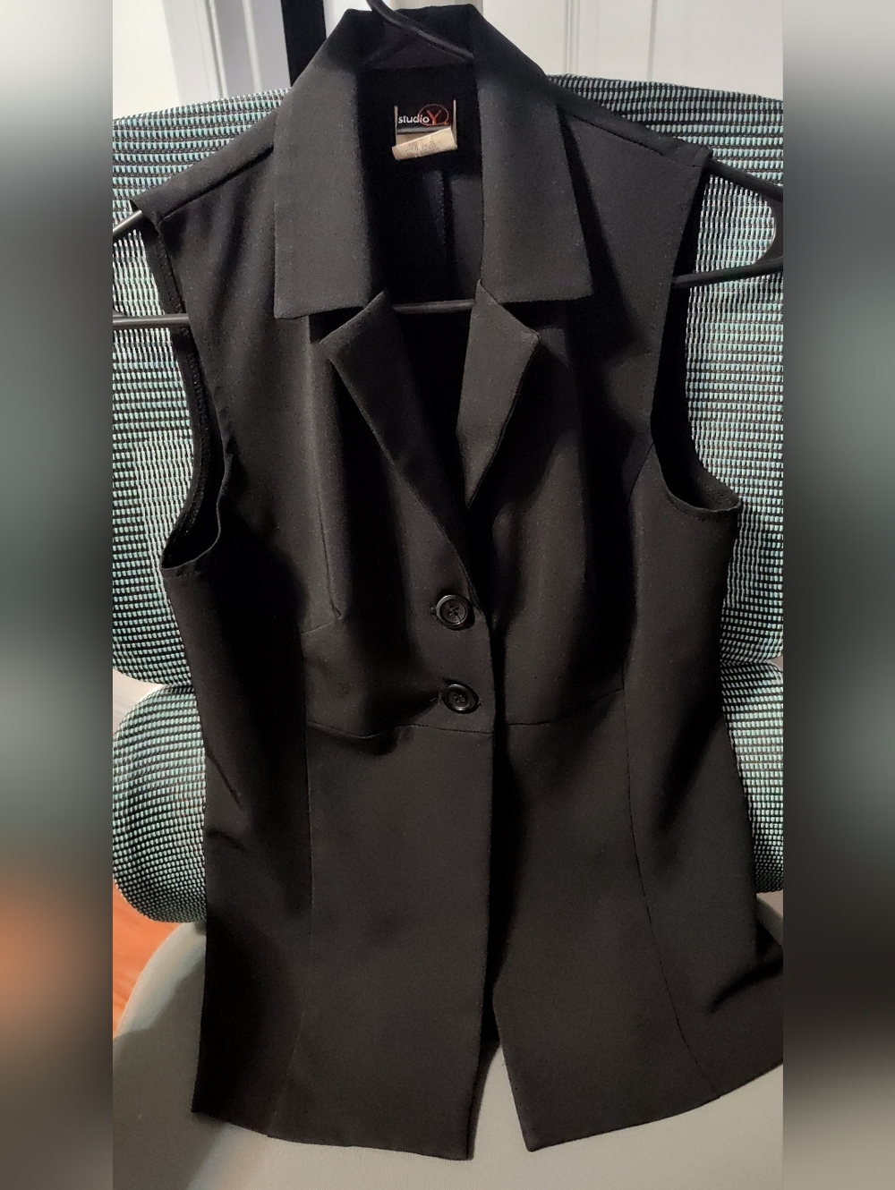 Studio Y Black Sleeveless Blazer Vest Women's Size 5/6 Like New Two Buttons